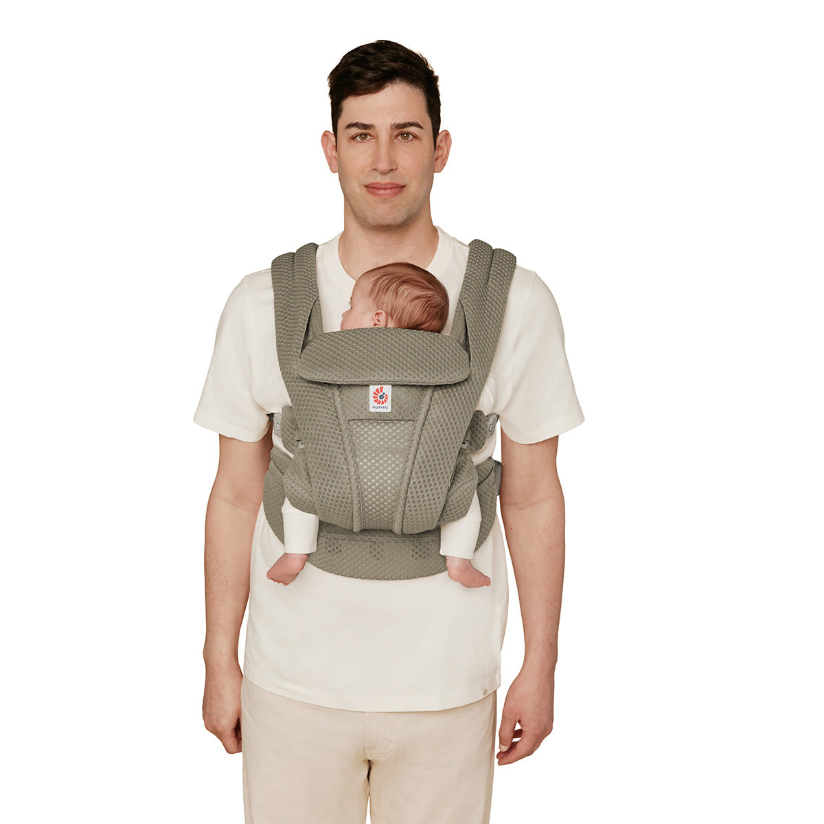 Ergobaby Omni Deluxe Mesh Olive + Gratis Bärbar Skötmatta (spara 499 kr)