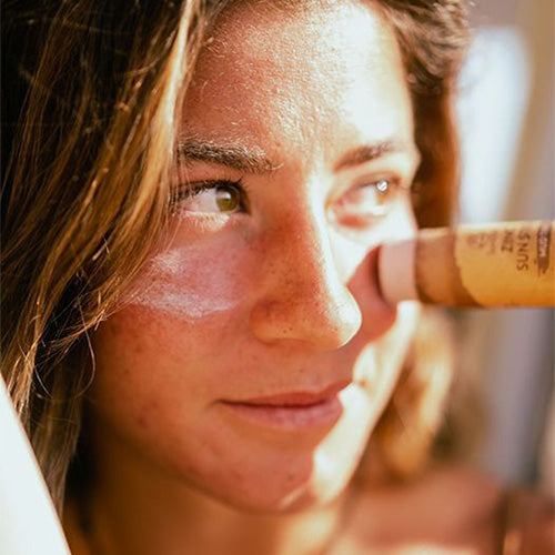 Suntribe zinkstav med naturlige mineraler SPF 50 (30 g), hudfarve