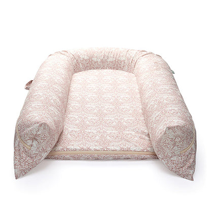 DockATot Grand Babynest, Brer Rabbit (William Morris)