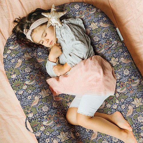 DockATot Grand Babynest, Strawberry Thief (William Morris)