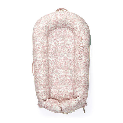 DockATot Deluxe+-Babynest, Brer Rabbit (William Morris)-reirei