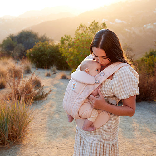 Ergobaby Omni Breeze Pink Quartz | Light and breathable | shop now
