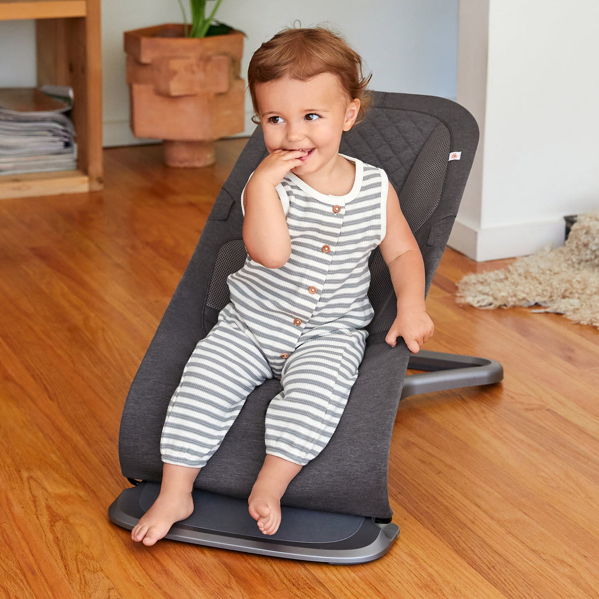 Ergobaby Evolve 3-i-1 vippestol, Mørkgrå