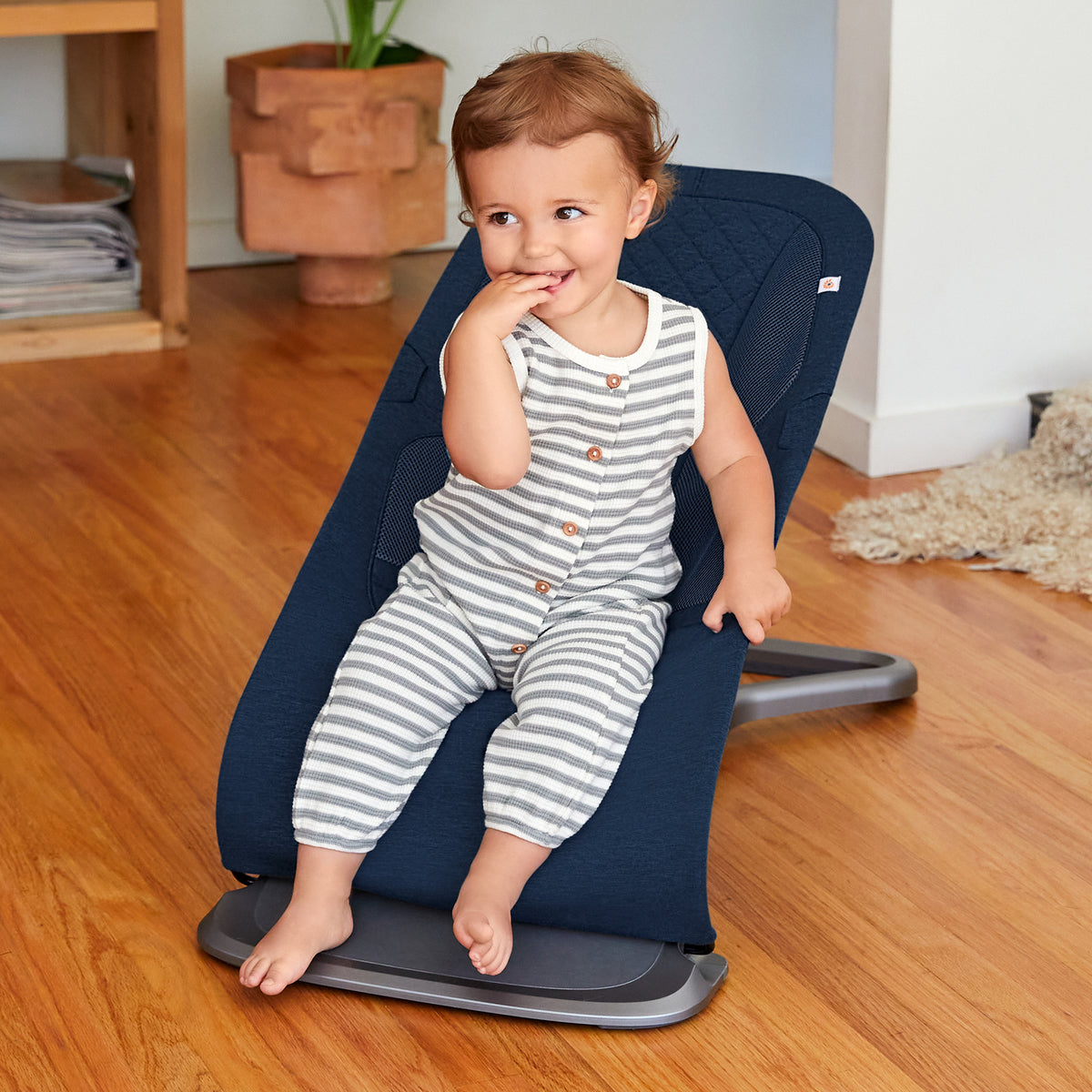 Ergobaby Evolve 3-i-1 babysitter, Mörkblå