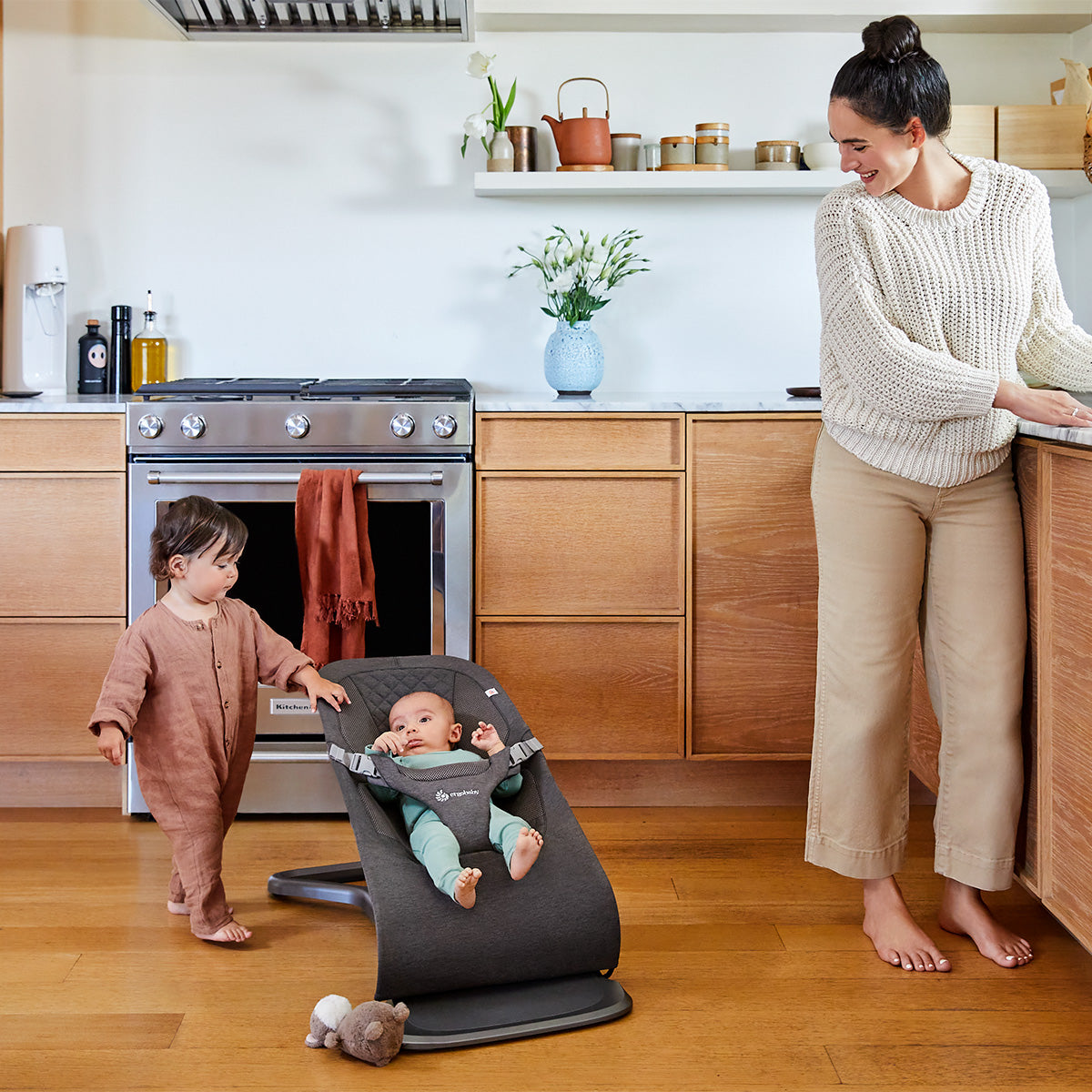 Ergobaby Evolve 3-i-1 babysitter, Mörkgrå