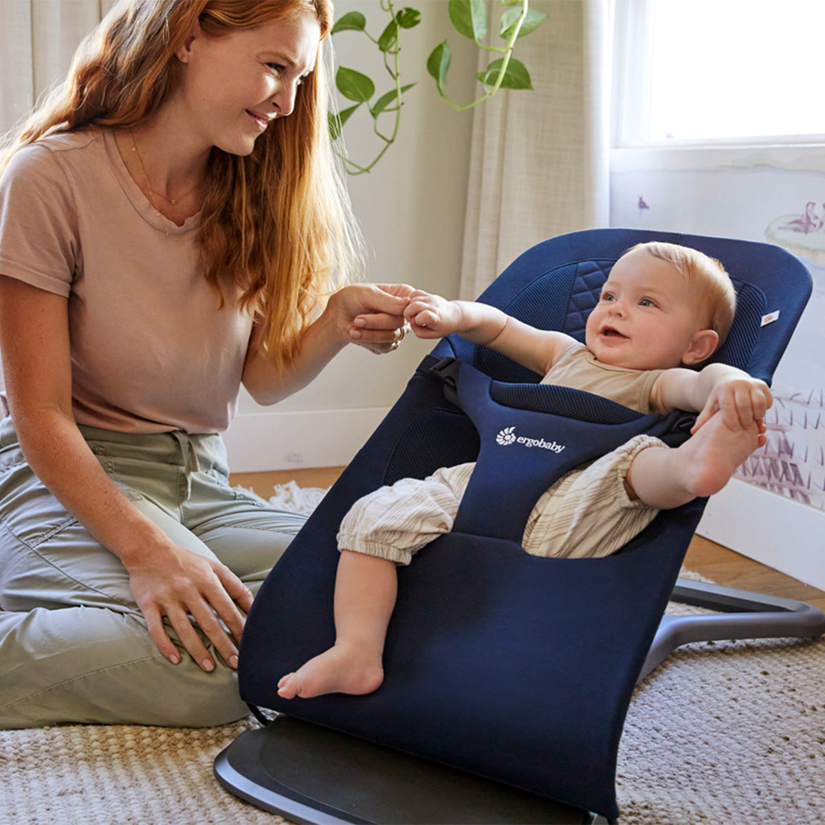 Ergobaby Evolve 3-i-1 babysitter Mörkblå med extra tygsits (spara 899 kr)