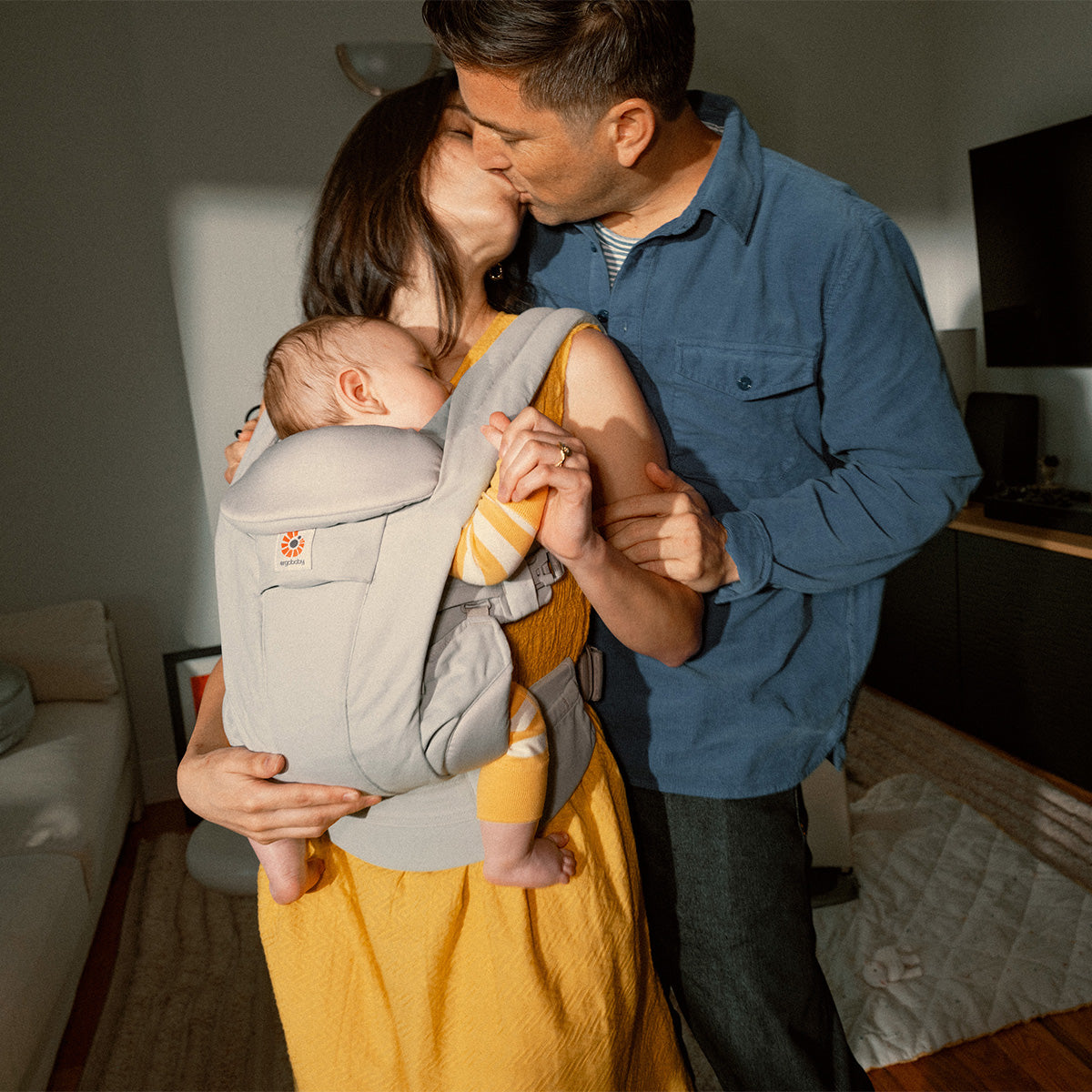 Ergobaby Omni Deluxe Bomull Pärlgrå + Vinterskydd (spara 799 kr)